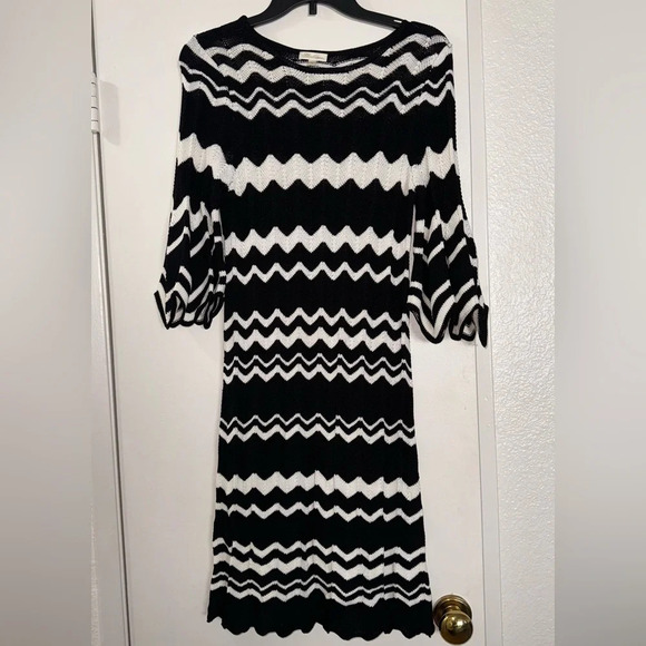 SHOSHANNA KNIT DRESS BLACK AND WHITE STRIPED MIDI CHEVRON STRIPES bell sleeves - Picture 1 of 5